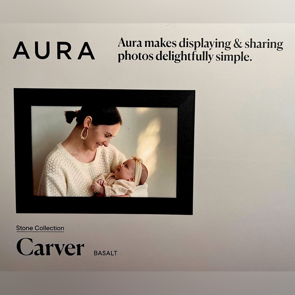 AURA Digital Picture Frame 
Carver Stone Collection Basalt 
Display SZ: 10.1”